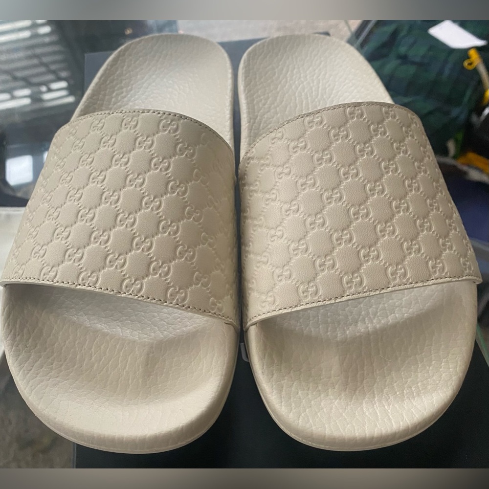 Gucci Sliders, Size 38 BRAND NEW